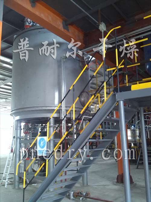 真空盤式干燥機(jī)安裝、調(diào)試現(xiàn)場